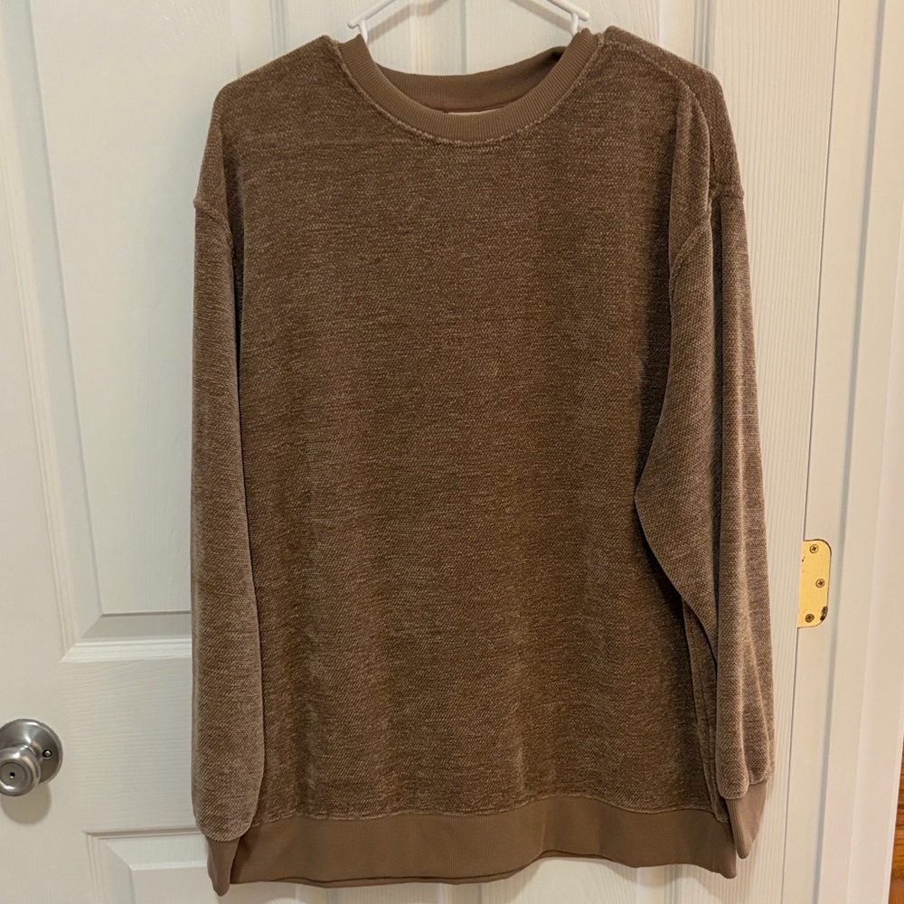 Massive luxury men’s brown crewneck sweater